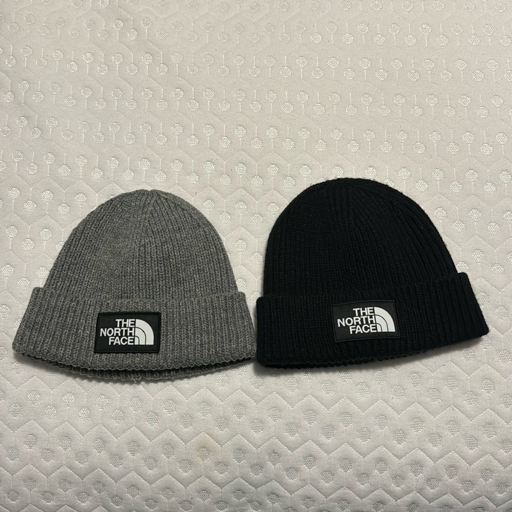 2 North Face Touques
